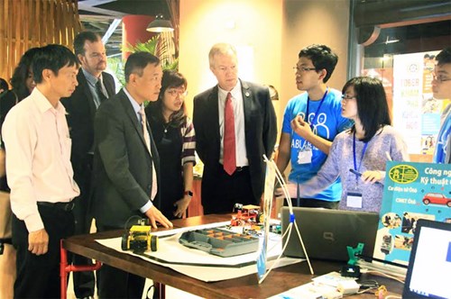 DIỄN ĐÀN THÚC ĐẨY PHONG TRÀO SÁNG TẠO NĂM 2016