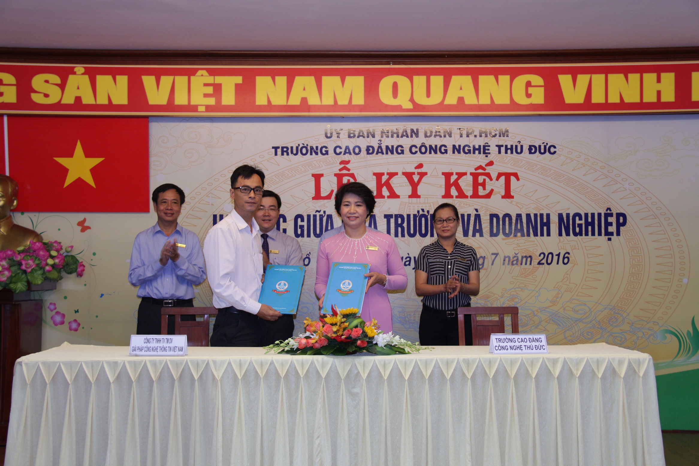 Công ty TNHH Tư vấn Thương mại Dịch vụ Giải pháp Công nghệ Thông tin Việt Nam