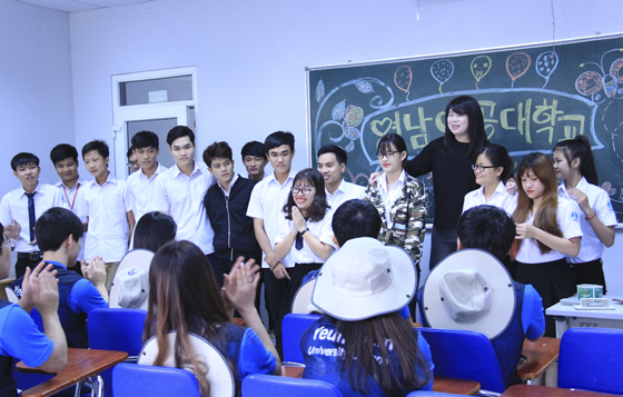 Sinh viên Trường Cao đẳng Công nghệ Thủ Đức giao lưu tình nguyện cùng Trường Cao đẳng Yeungnam Ikong, Hàn Quốc