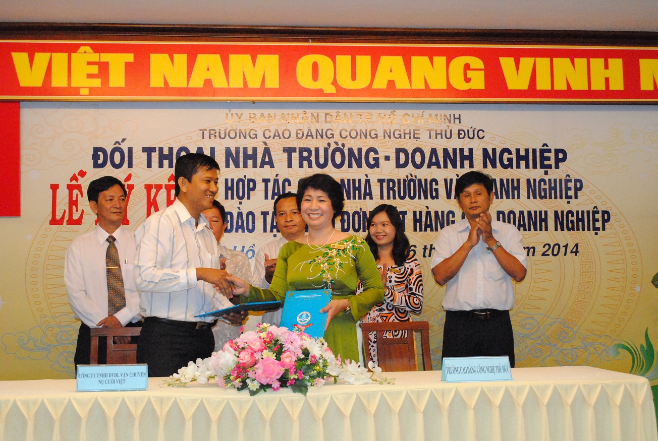 Công ty TNHH DVDL và Vận chuyển Nụ Cười Việt 