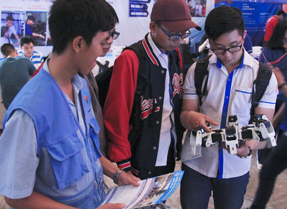 TDC tham gia Ngày hội “Cùng bạn quyết định tương lai”