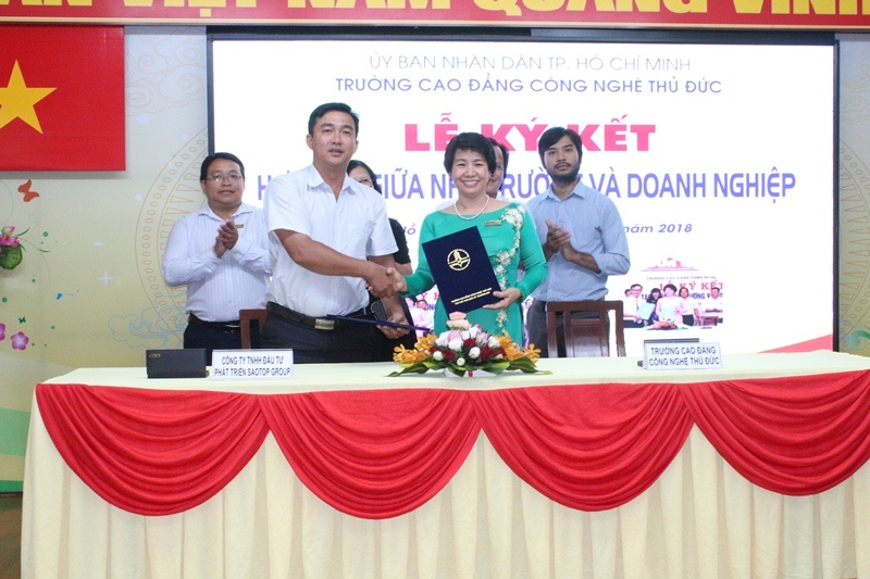 CÔNG TY TNHH ĐẦU TƯ PHÁT TRIỂN SAO TOP GROUP