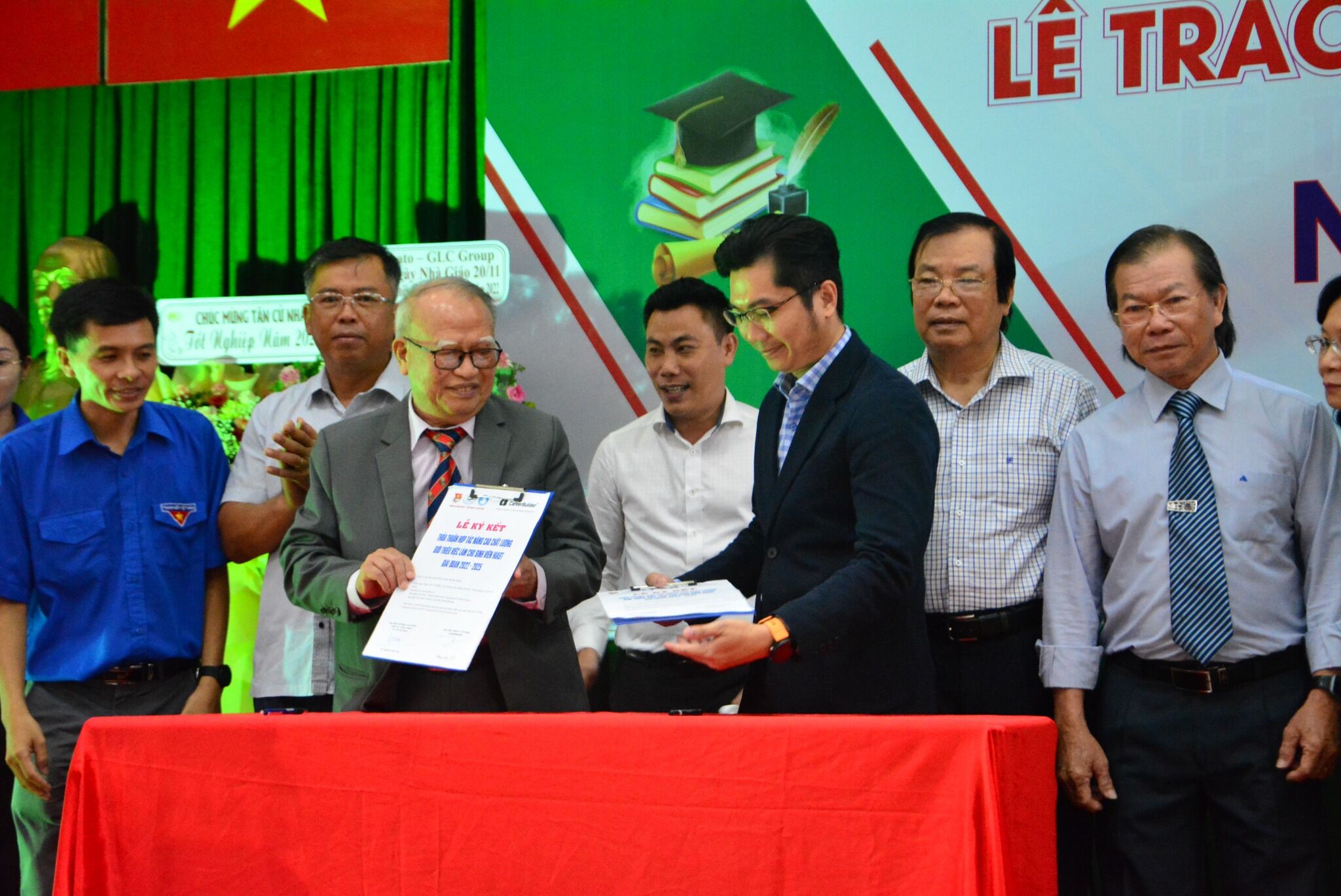 LỄ KÝ KẾT HỢP TÁC CỔNG THÔNG TIN VIỆC LÀM CHO HSSV HIAST
