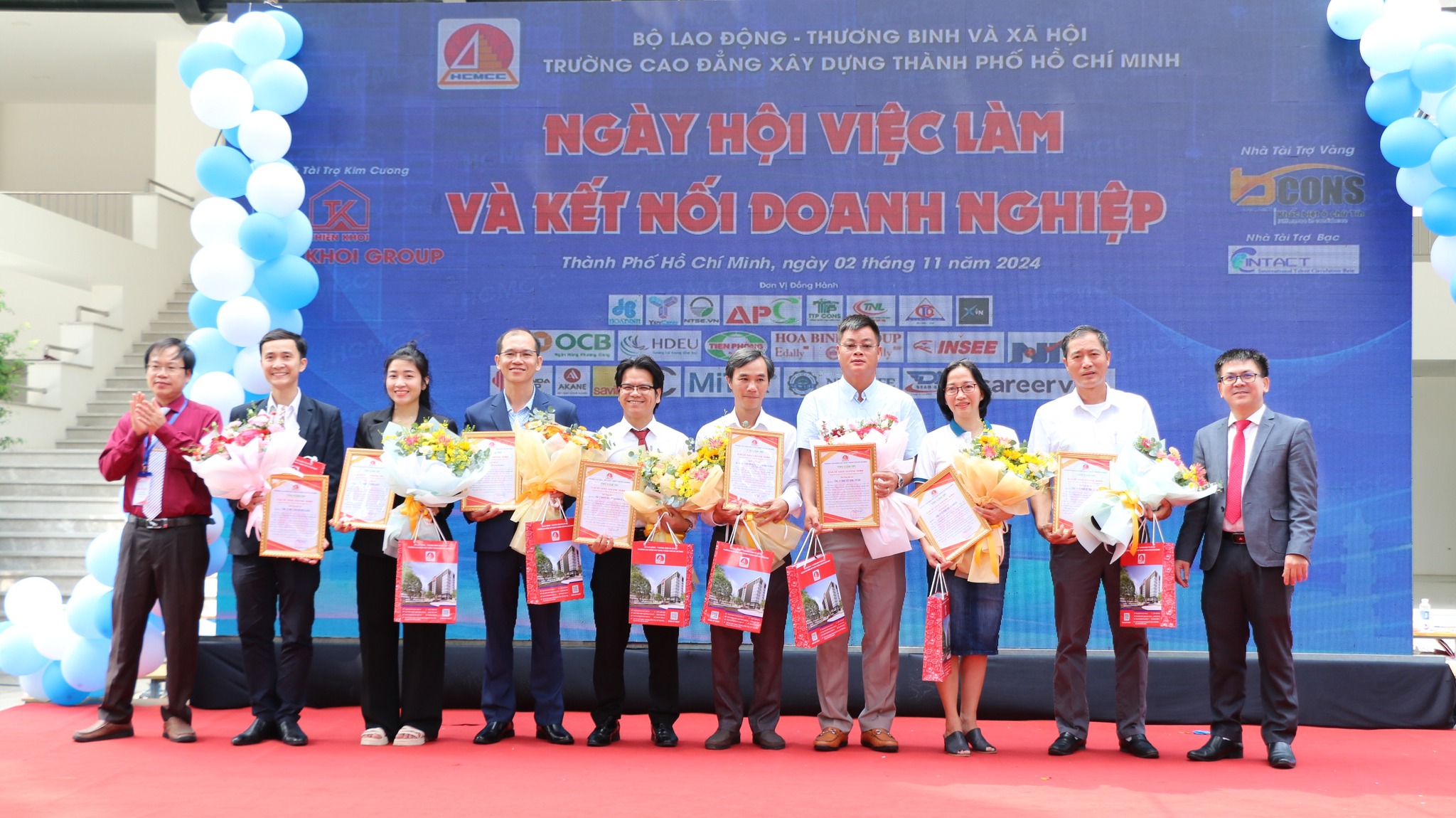 recap-new-life-va-hanh-trinh-day-hung-khoi-tai-ngay-hoi-viec-lam-cao-dang-xay-dung-tp-ho-chi-minh-4