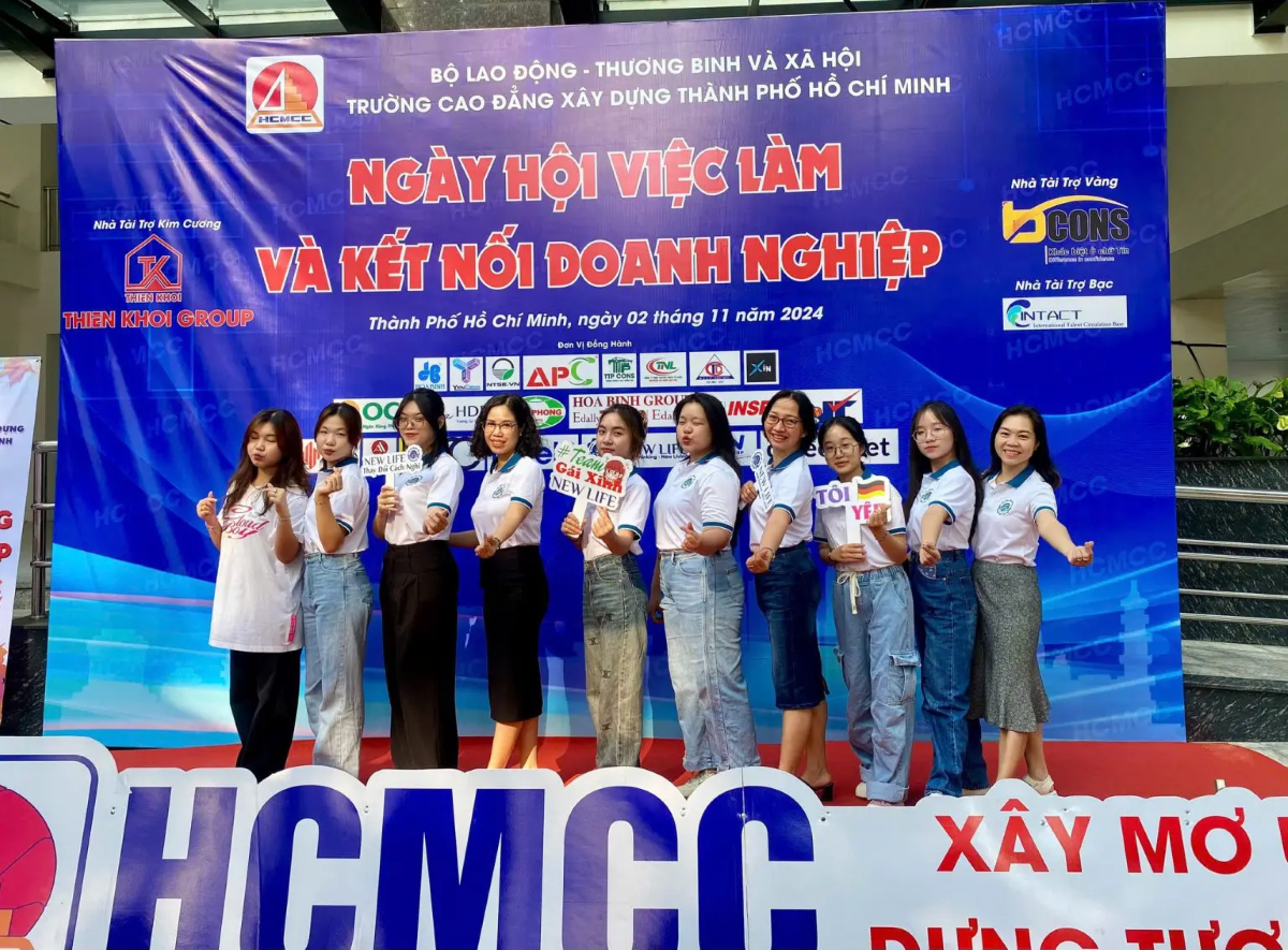 recap-new-life-va-hanh-trinh-day-hung-khoi-tai-ngay-hoi-viec-lam-cao-dang-xay-dung-tp-ho-chi-minh-2.2