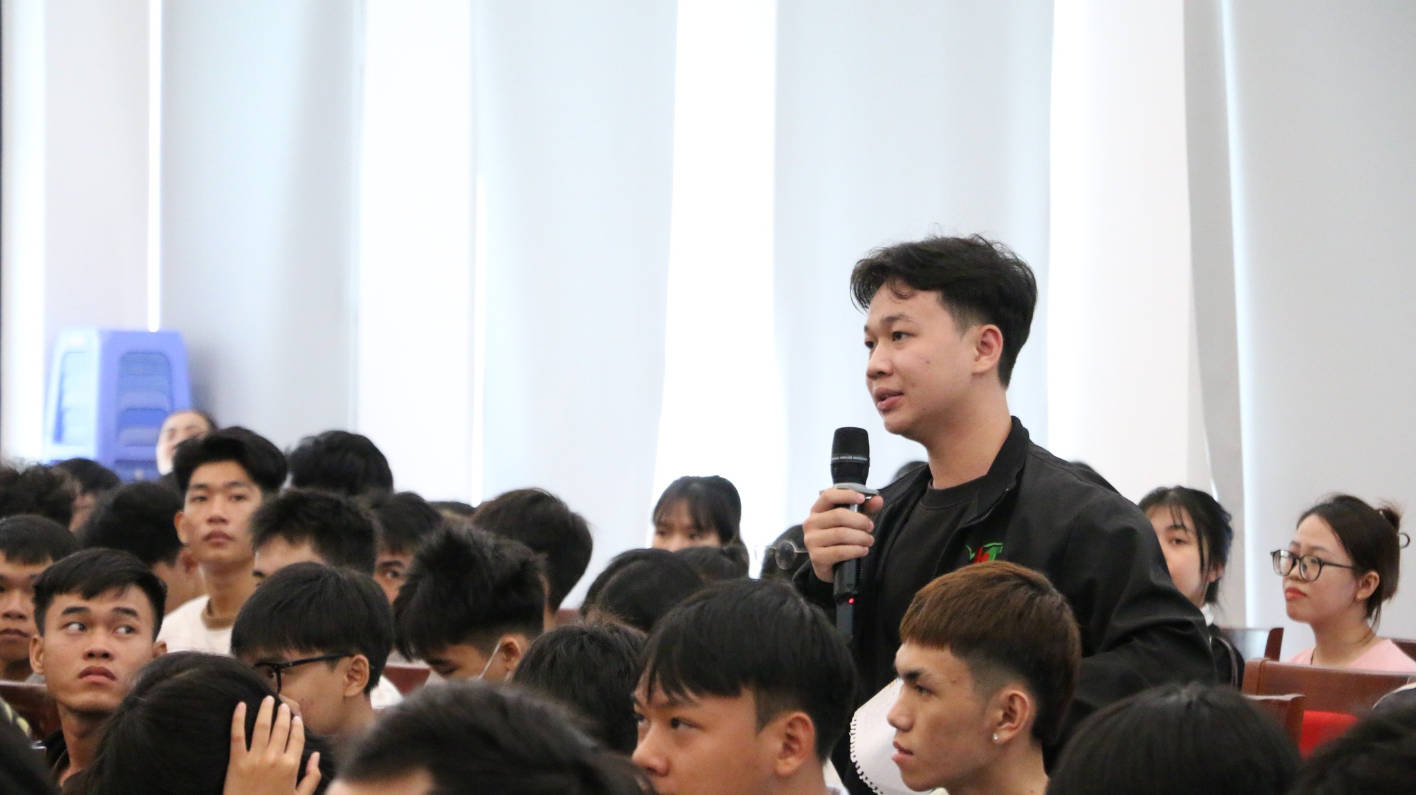 sinh-vien-2