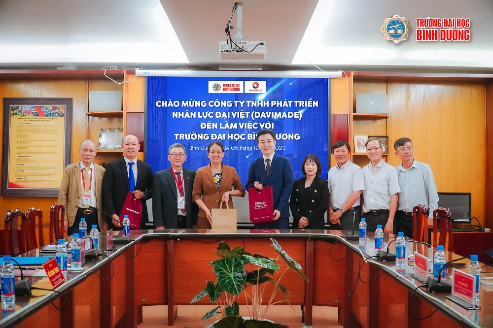 TIẾP ĐÓN VÀ VIỆC CÙNG VỚI CÔNG TY TNHH NHÂN LỰC ĐẠI VIỆT
