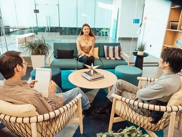 Bước gần hơn về phía nhà tuyển dụng