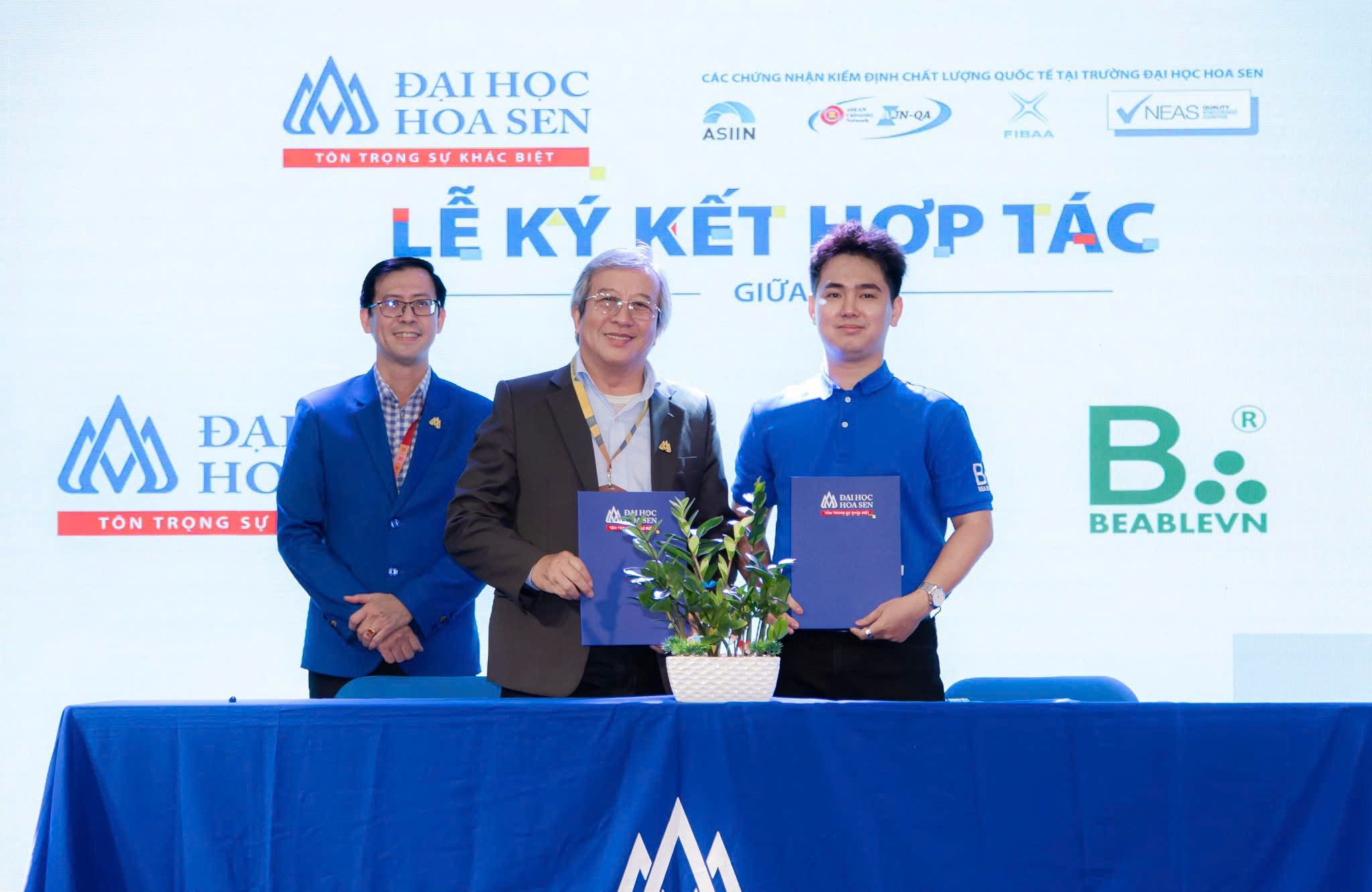 ea61a62ab3ba3fe466ab27