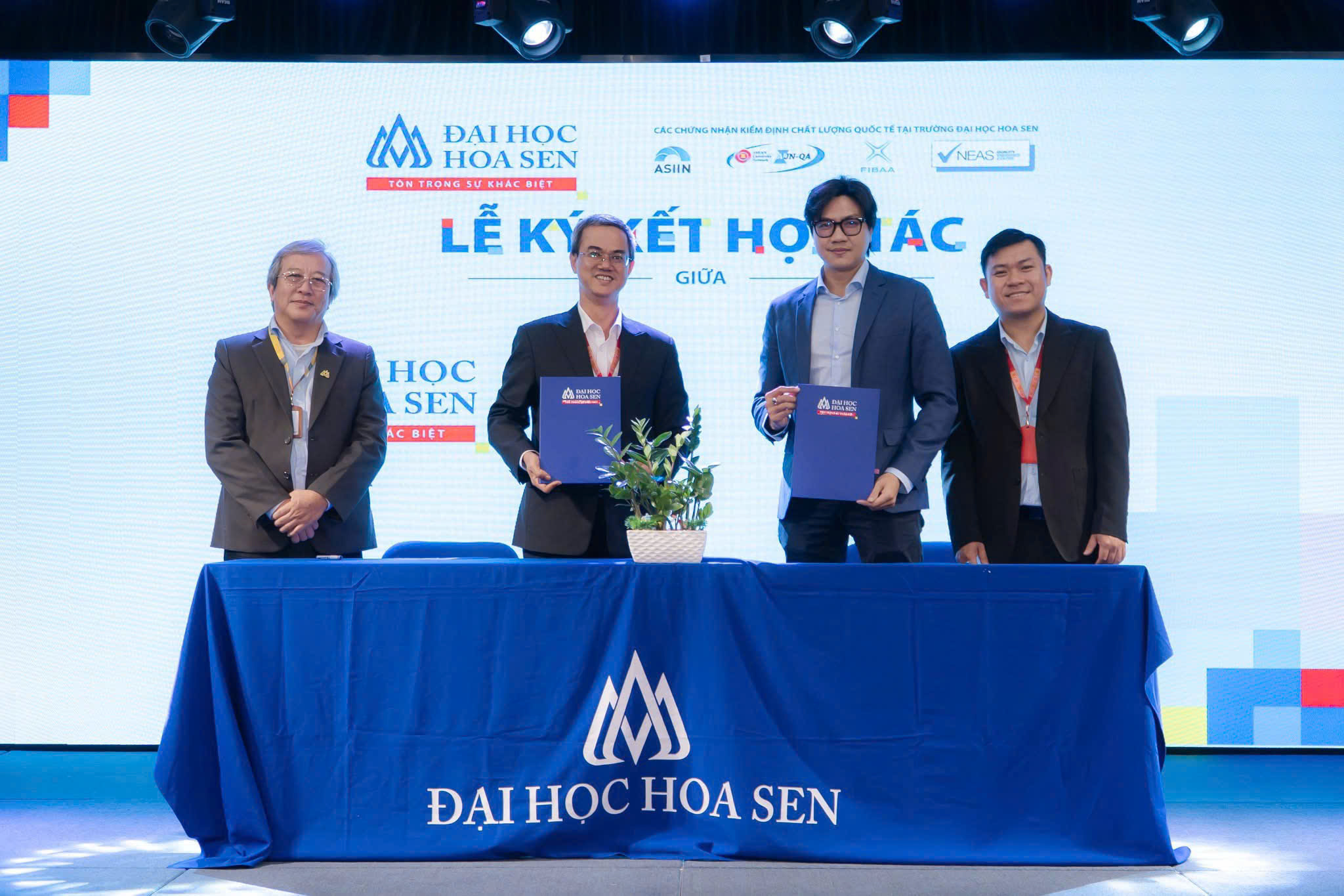 ecff0c0d199d95c3cc8c44