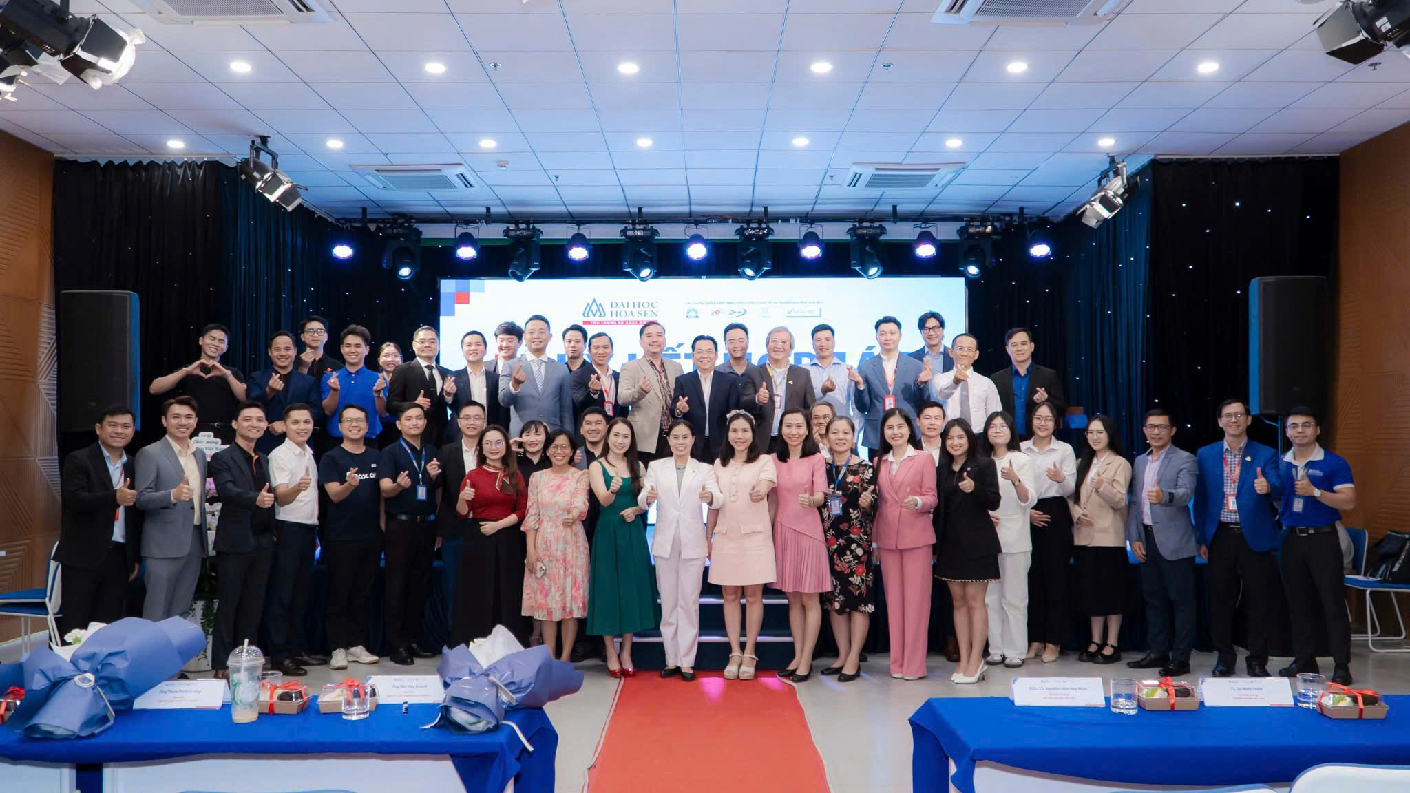 5d94b955acc5209b79d448