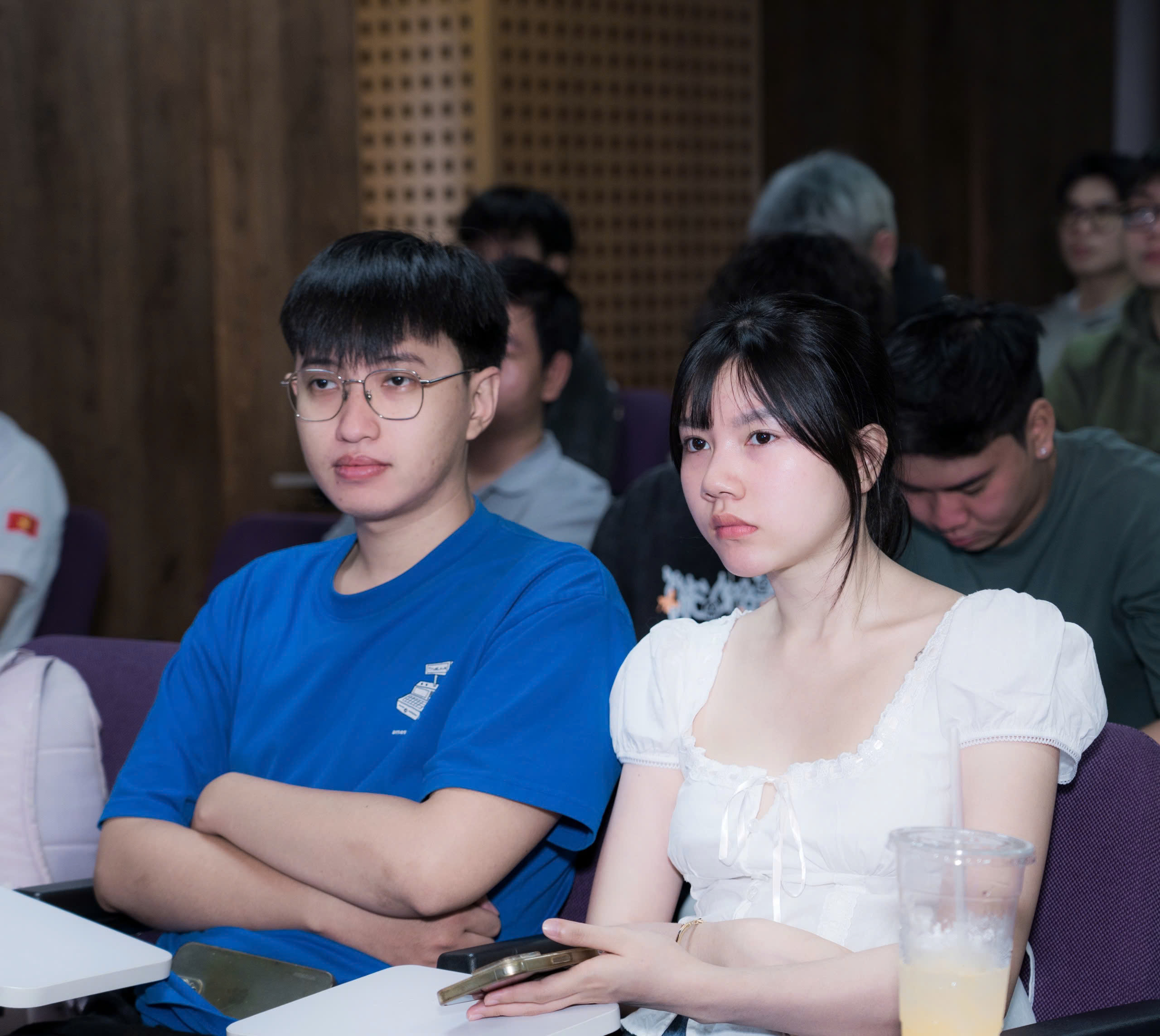 64ce82862b21a77ffe309