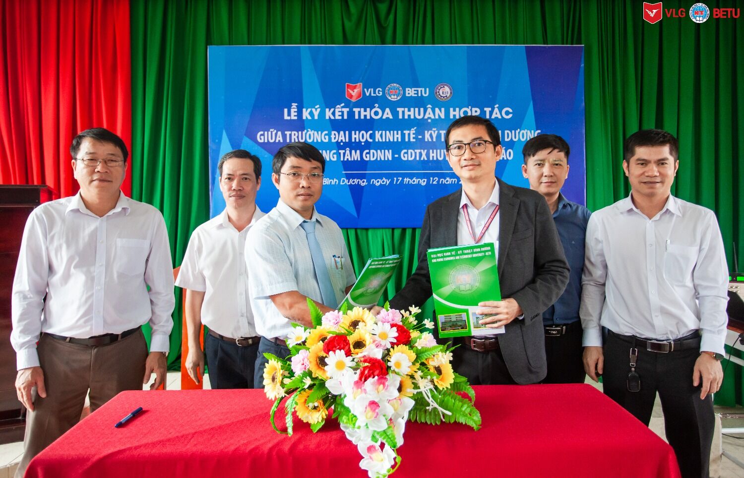 Trường ĐH Kinh tế - Kỹ thuật Bình Dương (BETU) ký kết thỏa thuận hợp tác với Trung tâm GDTX - KTHN huyện Phú Giáo