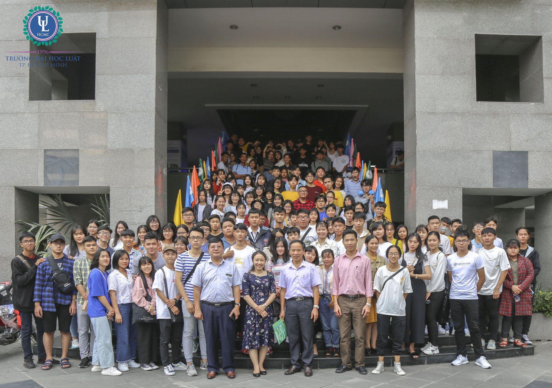 TRƯỜNG THPT KIÊN LƯƠNG (TỈNH KIÊN GIANG) THAM QUAN VÀ TÌM HIỂU TRƯỜNG ĐẠI HỌC LUẬT TP.HCM