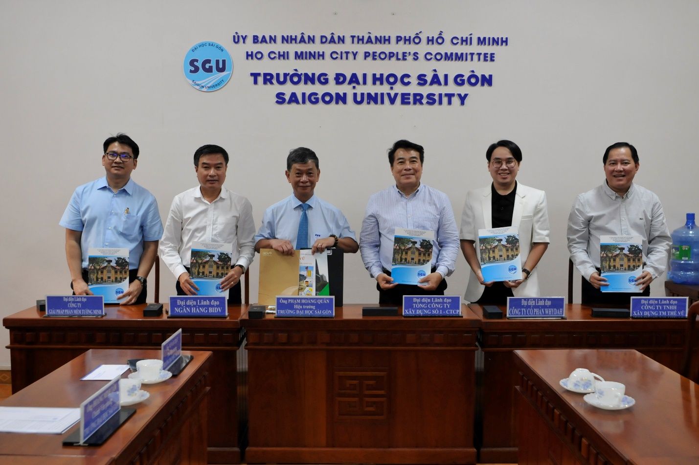 Lễ ký kết hợp tác giữa Nhà trường và Doanh nghiệp