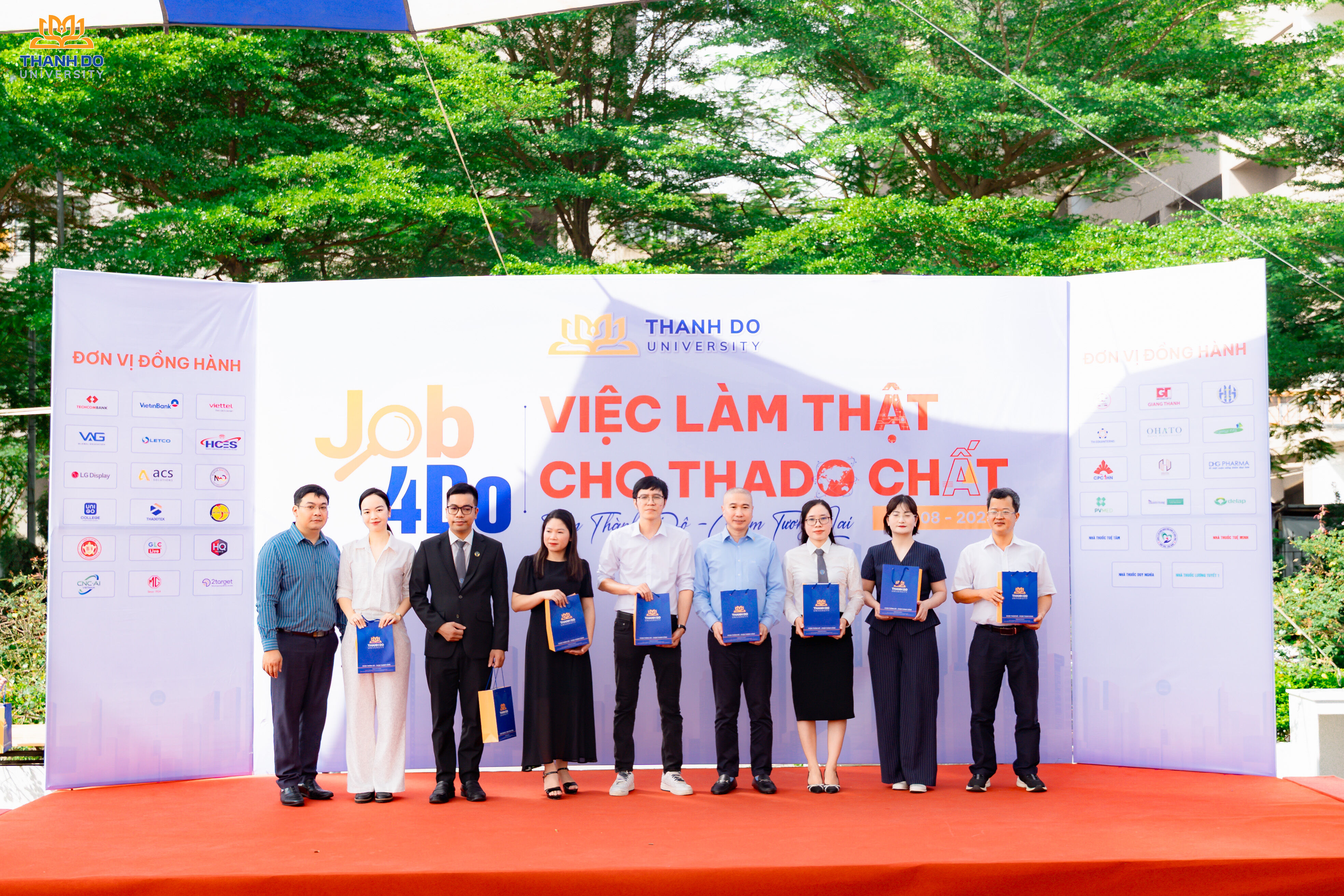 HỢP TÁC CHIẾN LƯỢC GIỮA TRƯỜNG ĐẠI HỌC THÀNH ĐÔ VÀ CÔNG TY GIÁO DỤC 2TARGET – NÂNG CAO NĂNG LỰC TÀI CHÍNH CÁ NHÂN CHO SINH VIÊN