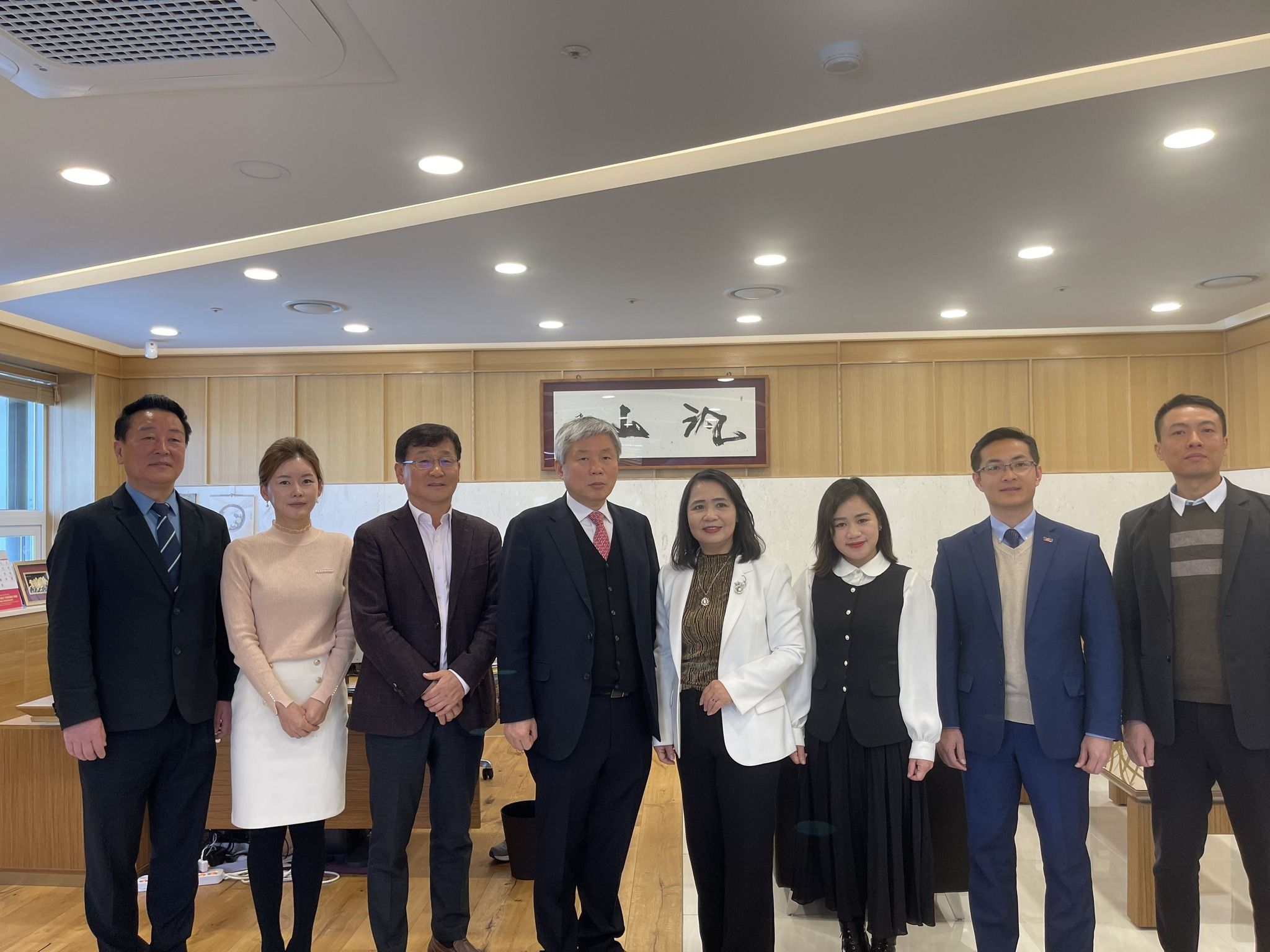 Chuyến thăm và làm việc tại Hàn Quốc của đoàn công tác Trường Đại học Thương mại