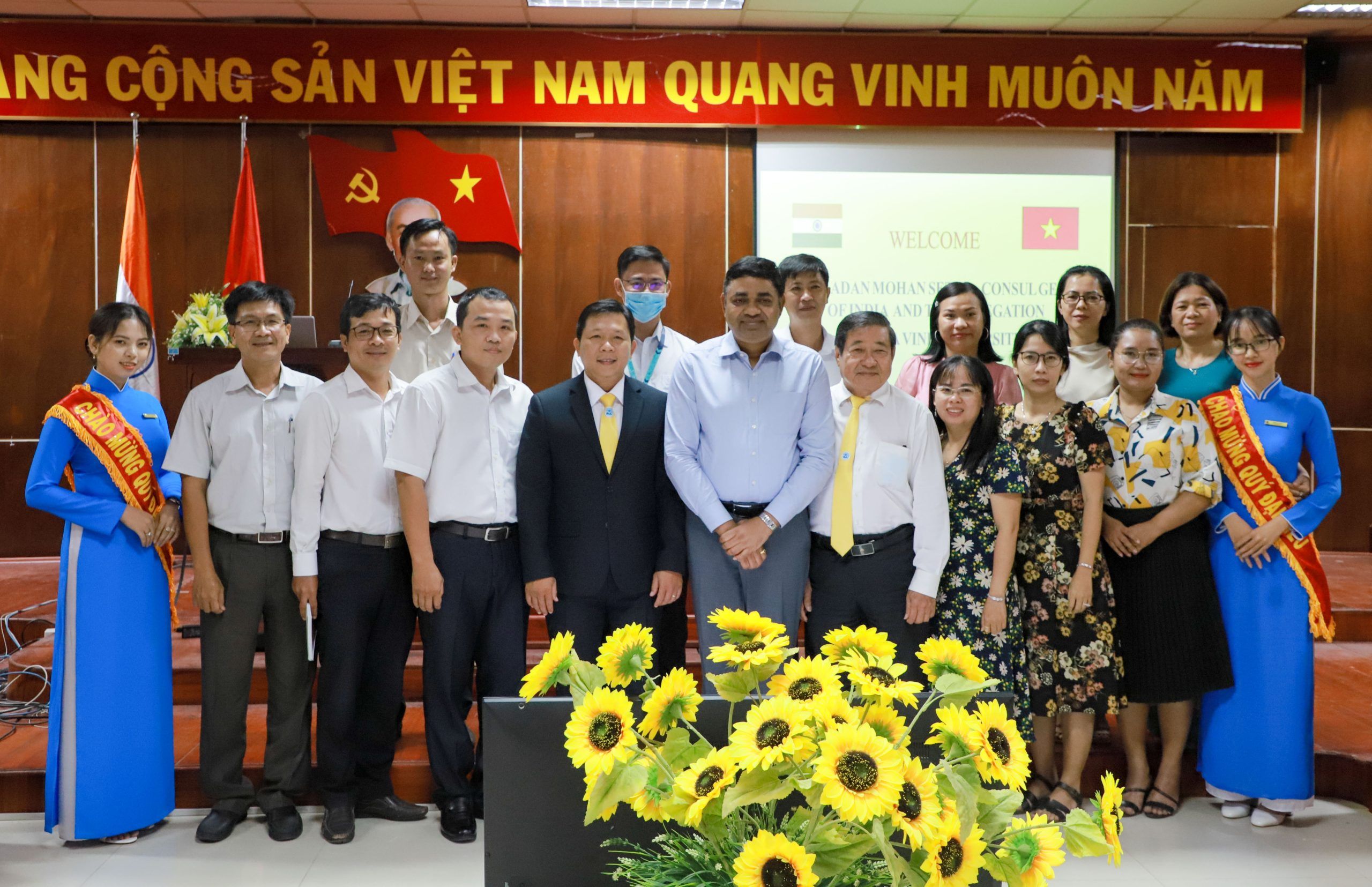 Trường Đại học Trà Vinh tiếp và làm việc với đoàn công tác Lãnh sự quán Ấn Độ tại Thành phố Hồ Chí Minh
