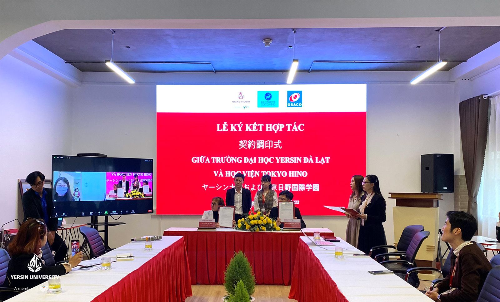 Lễ ký kết hợp tác với Công ty TNHH MC Vietnam Holdings và Học viện Quốc tế Tokyo Hino