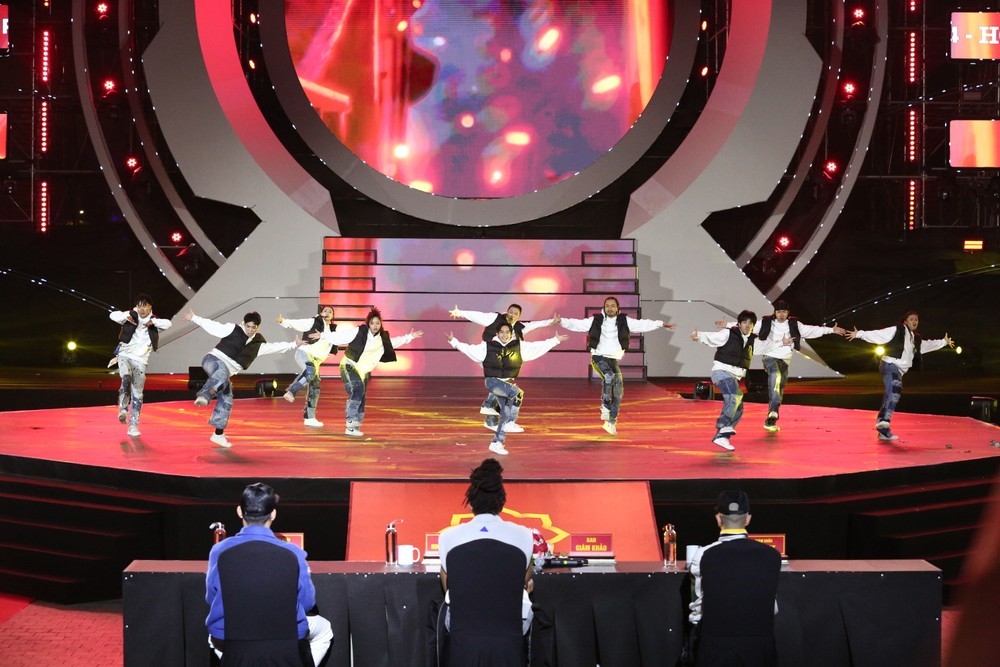 kallus-duoc-khan-gia-biet-den-nhieu-hon-sau-khi-dat-giai-tu-dalat-best-dance-crew-2023-hoa-sen-home-international-cup20250331165109