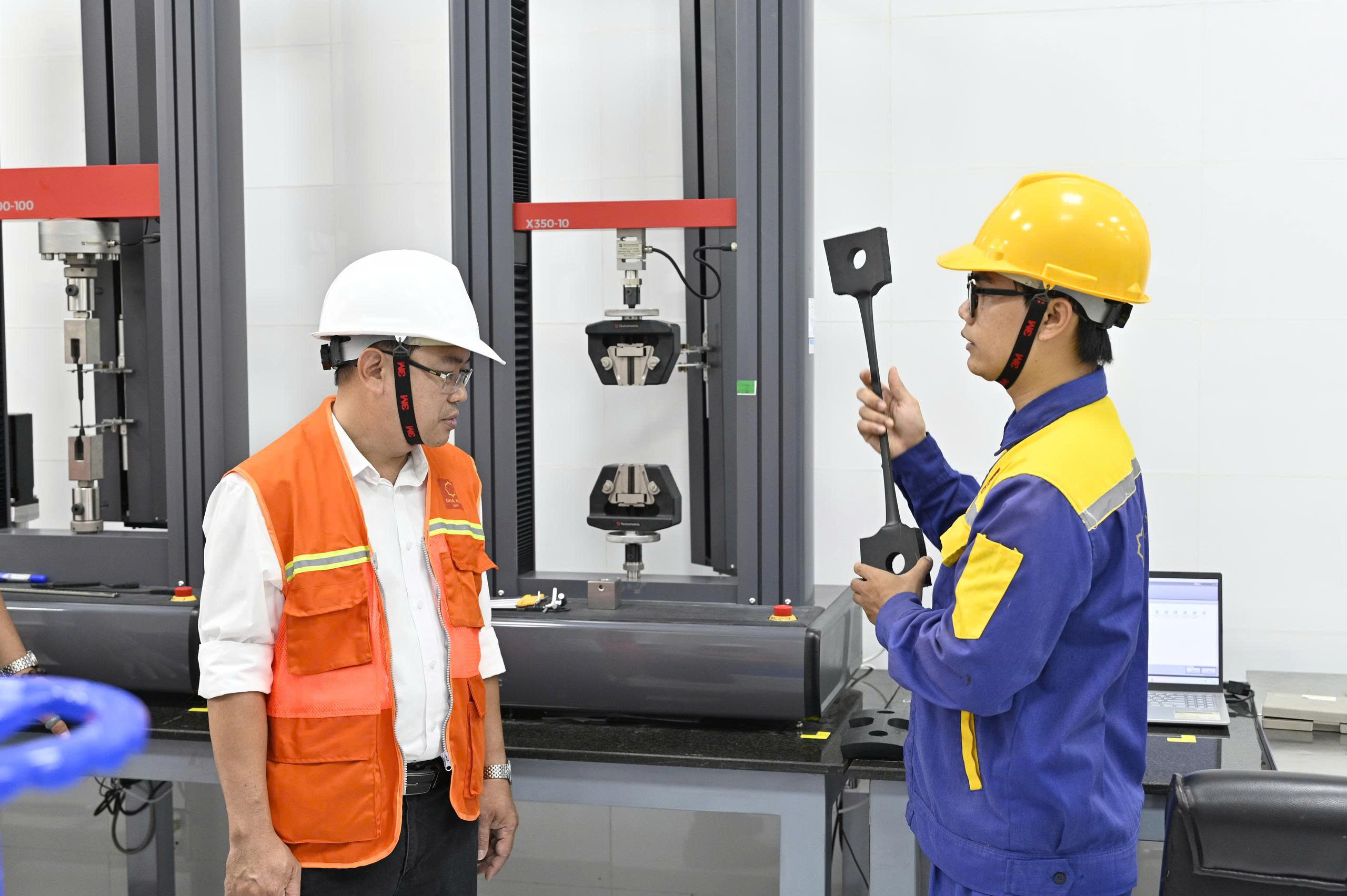 22757288065680292581