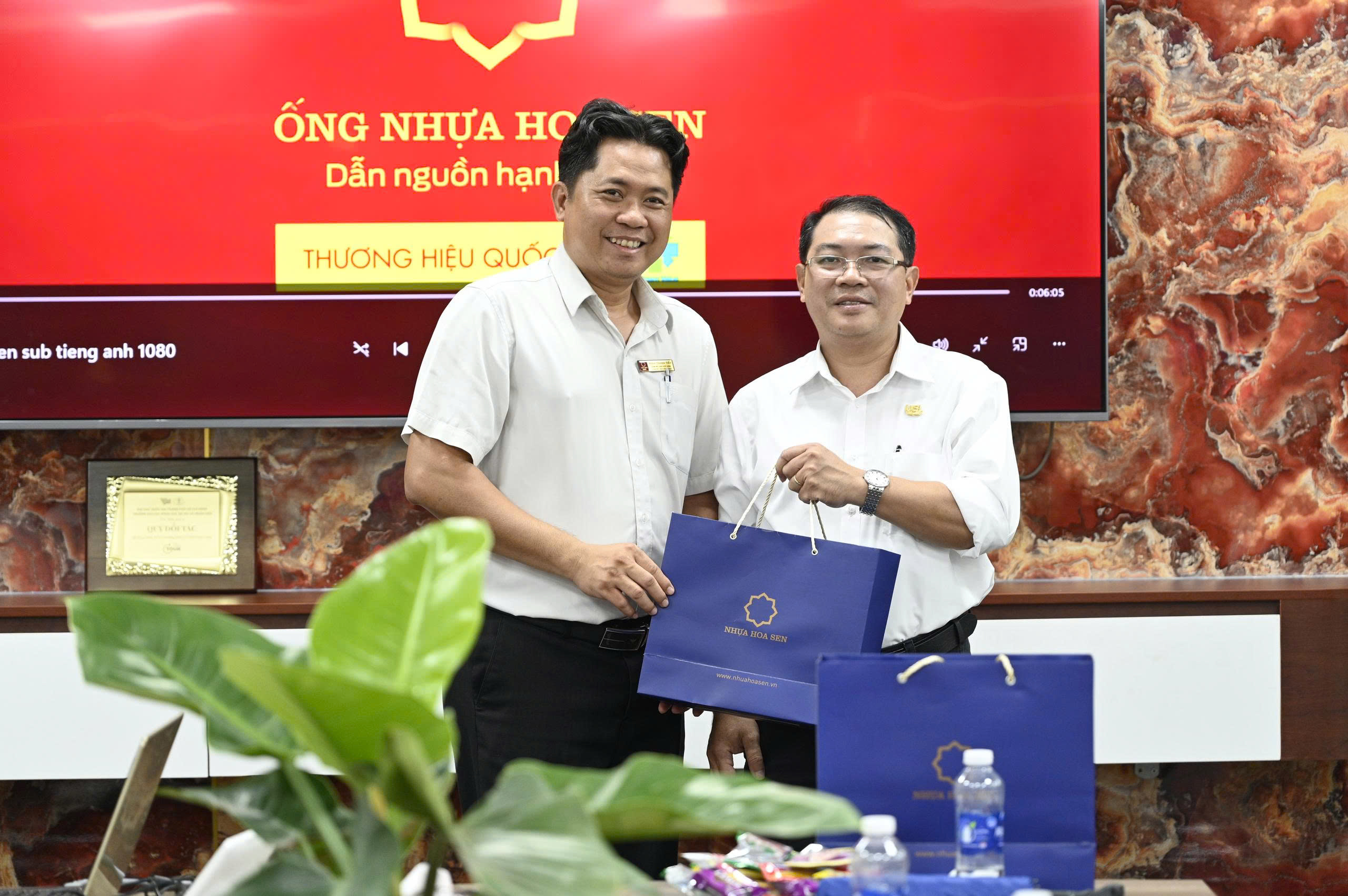 35468207229145597511