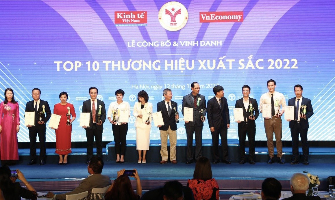 Tập đoàn Hoa Sen được Vinh Danh Top 10 Thương Hiệu Xuất Sắc 2022 Công Ty Cổ Phần Tập đoàn 4883