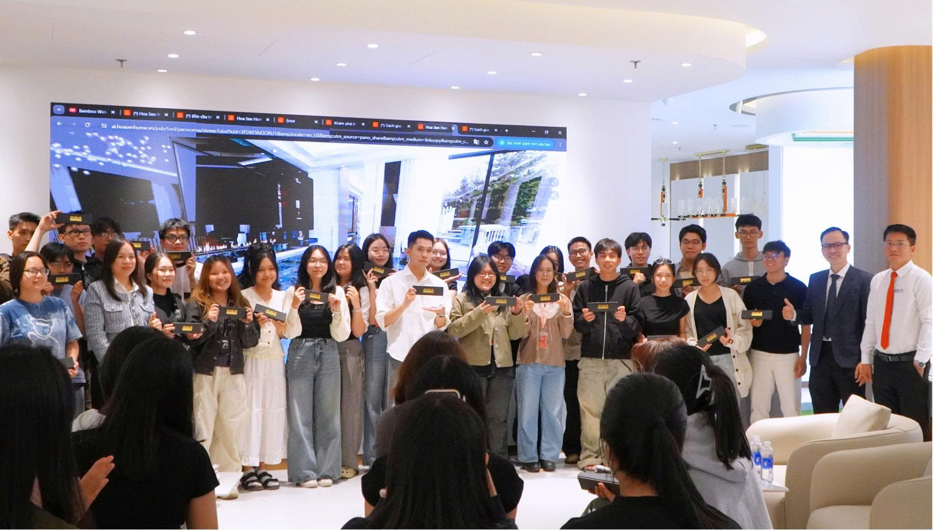 z7649426355017_79839b5e71ffb4663768192906ee32c7