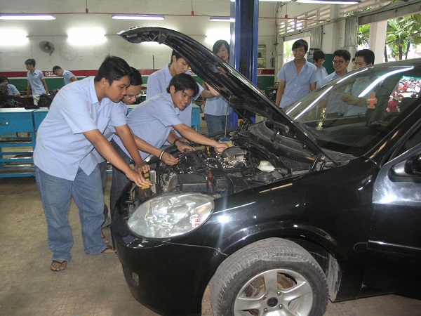 NGÀNH CÔNG NGHỆ KỸ THUẬT Ô TÔ LÀ GÌ?