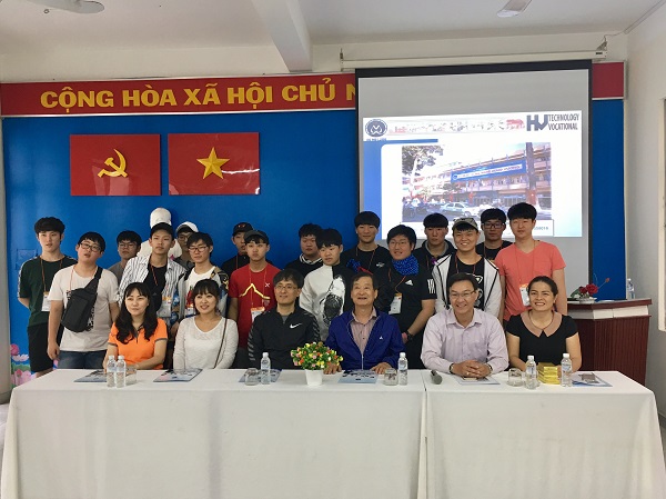 TRƯỜNG TCN KTCN HÙNG VƯƠNG TIẾP ĐOÀN THAM QUAN CỦA TRƯỜNG TRUNG HỌC HAE-UN-DAE( HÀN QUỐC)