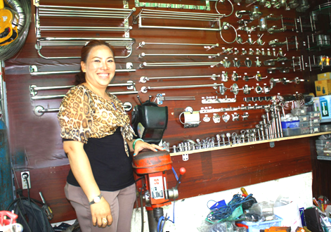 NGUYỄN THỊ THANH NGỌC, HỌC VIÊN LỚP HÀN, CHỦ CỦA HÀNG INOX HÙNG 325