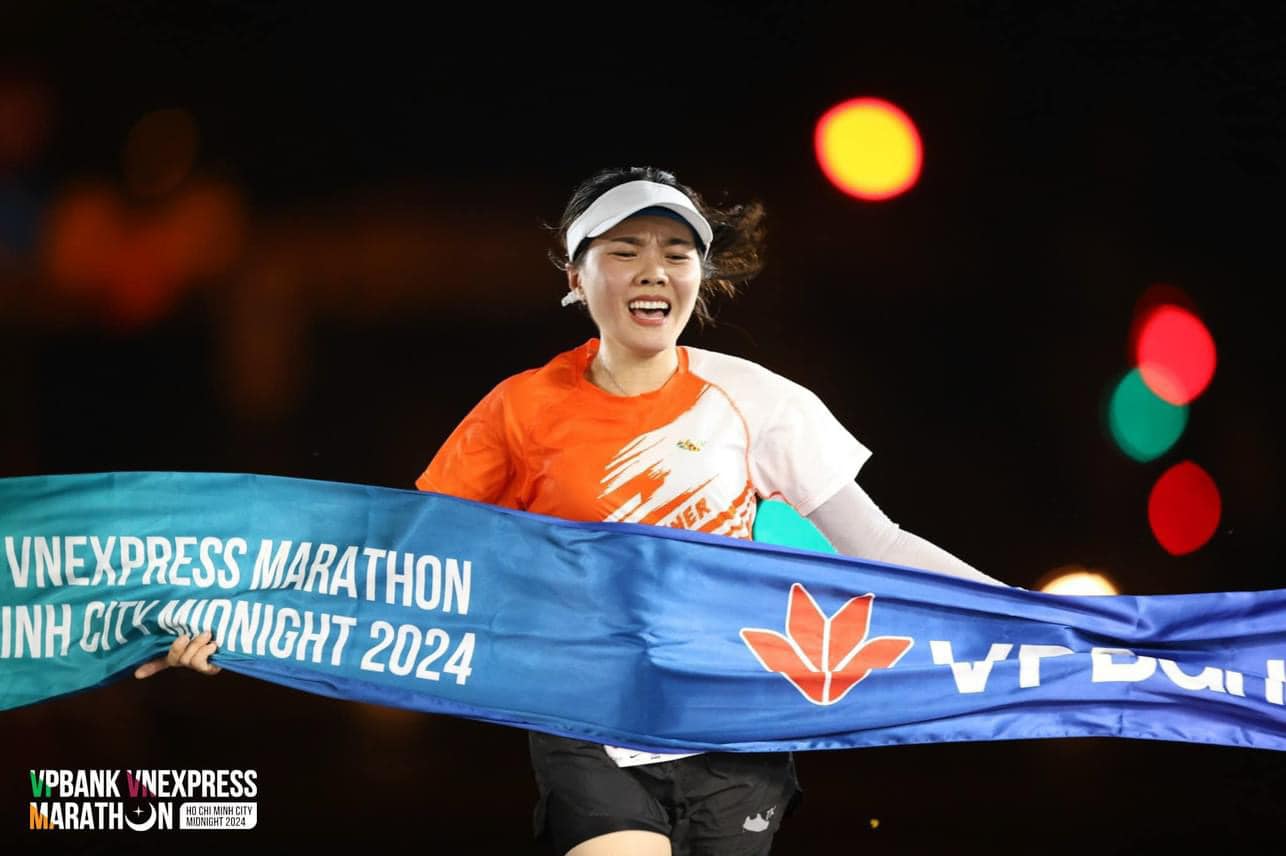vô địch 10km nữ